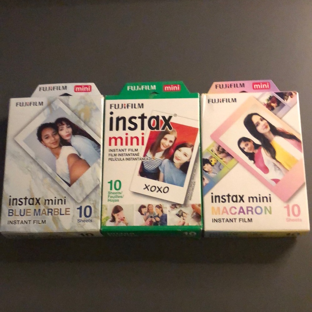 Fufifilmini instant film
